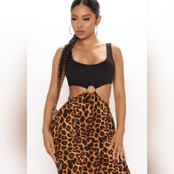 Maxi Dress Sleeveless Scoop Neck Cut Outs O-Ring Detail High Slit - Picture 2 of 7